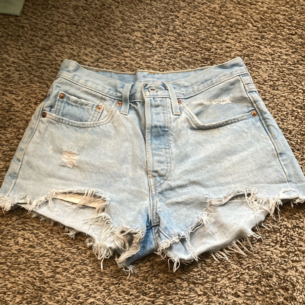 Levi’s 501 raw hem button fly shorts